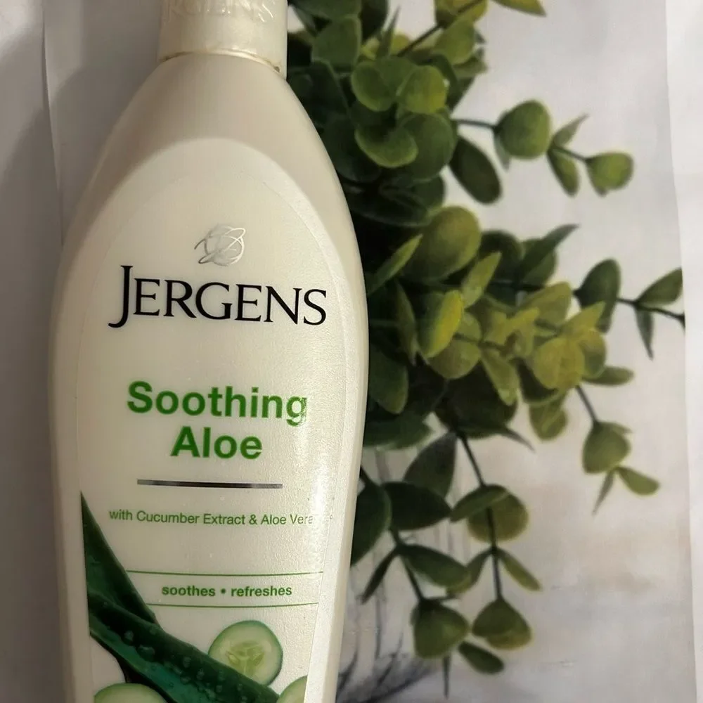 🛍️Jergens Soothing Aloe Moisturizer with cucumber 🥒 Extract and Aloe Vera🔥
